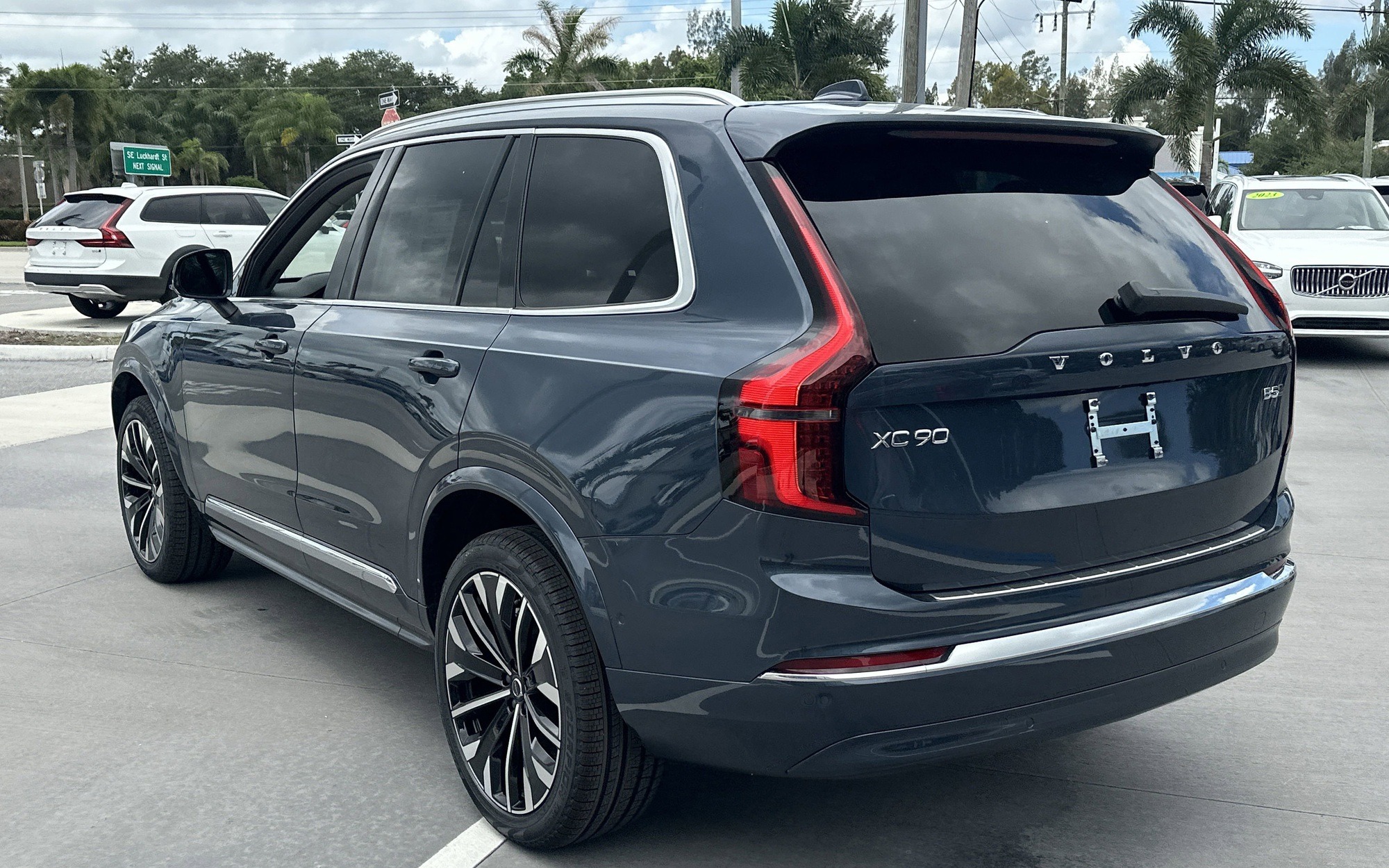 Ghế da Nappa êm ái trên Volvo XC90 Hybrid 2026 SUV hybrid cao cấp