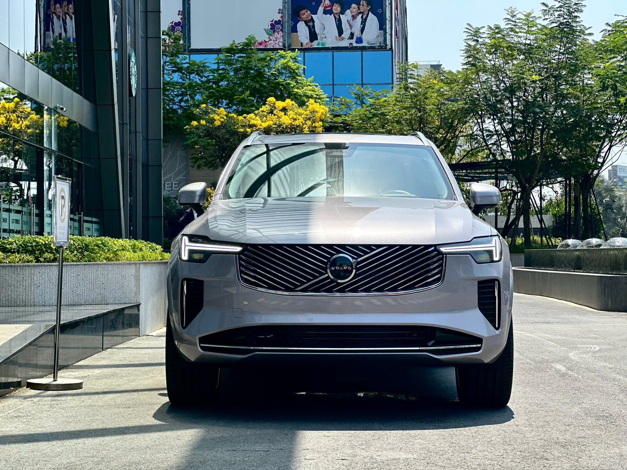 Nội thất vật liệu xanh của mẫu Volvo XC90 Hybrid 2026 xu hướng xe xanh