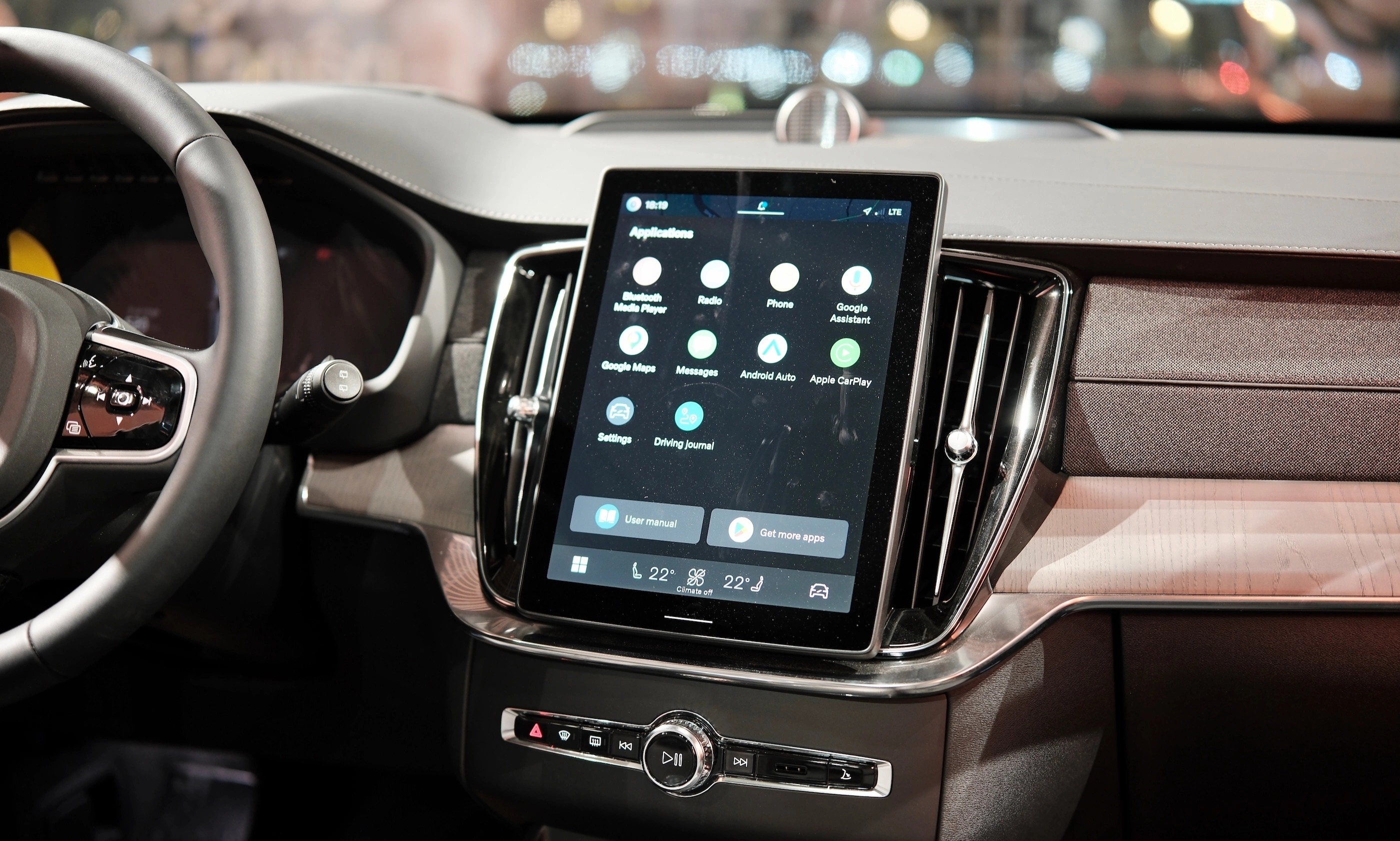 Cảm nhận độ êm ái của Volvo XC90 Ultra 2026 khi tăng tốc trong phố