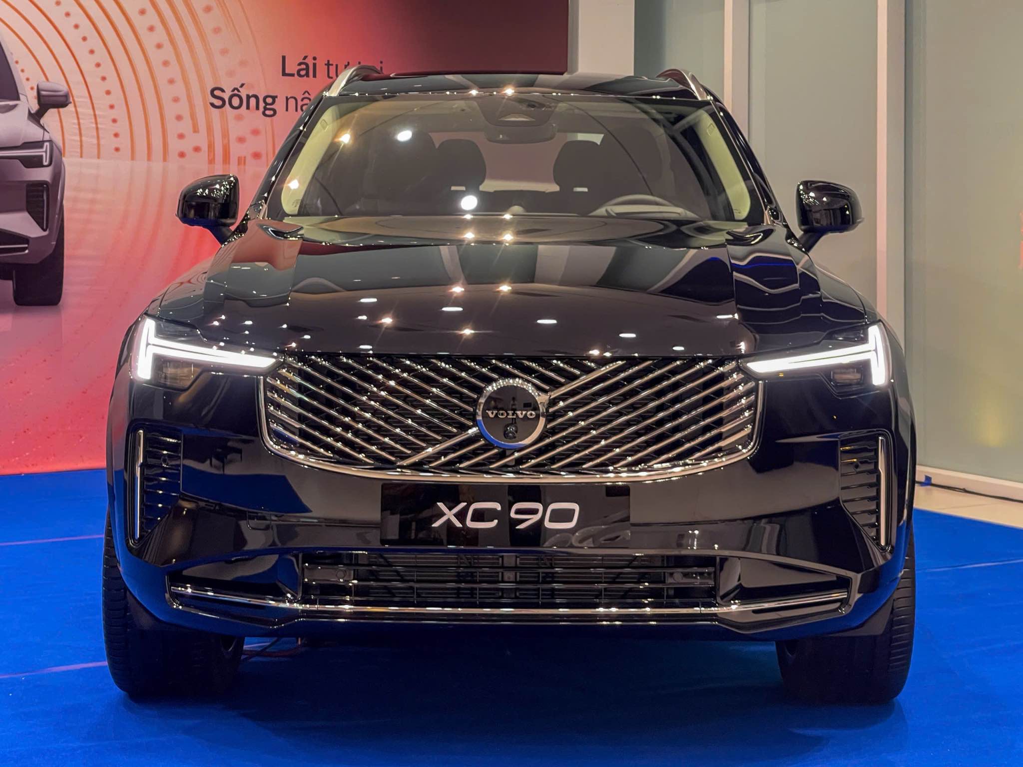 Nghệ thuật chế tác ghế da cao cấp tinh xảo trên Volvo XC90 Ultra 2026