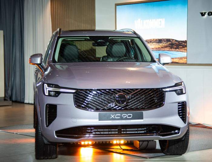 Trải nghiệm Volvo XC90 Ultra 2026 tiết kiệm nhiên liệu trong đô thị