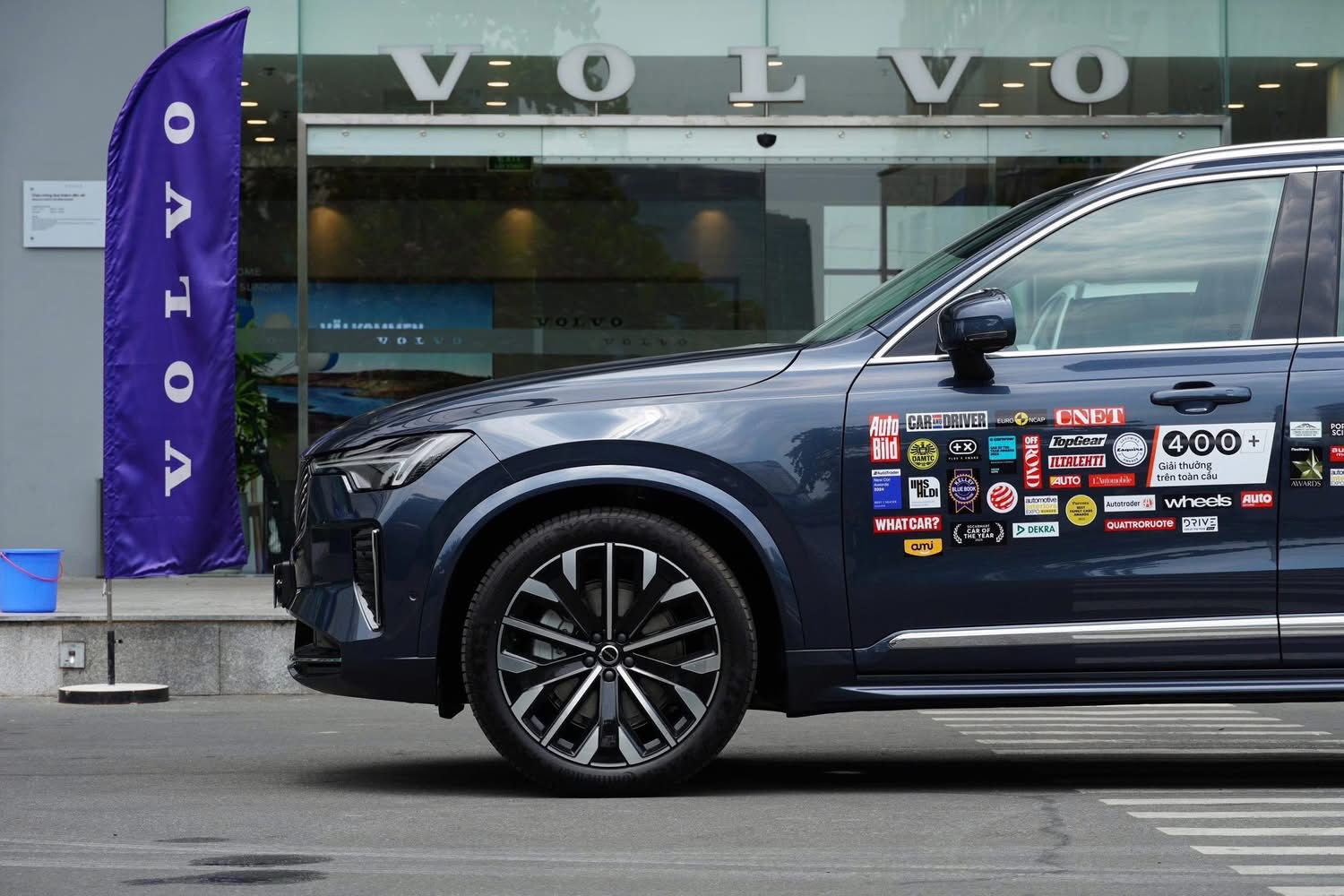 Cần số pha lê Orrefors đẳng cấp của siêu phẩm SUV Volvo XC90 Ultra 2026