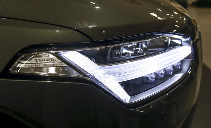 Hệ thống xưởng dịch vụ chuẩn quốc tế của Volvo XC90 Ultra 2026 showroom tại TPHCM