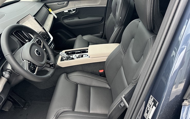 Cần số pha lê Thụy Điển trên Volvo XC90 Ultra 2026 SUV 7 chỗ