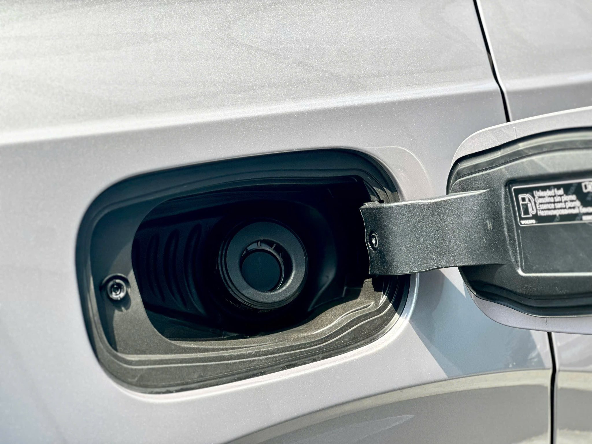 Cần số pha lê Thụy Điển Orrefors trên xe Volvo XC90 Ultra 2026 SUV sang chuẩn Bắc Âu