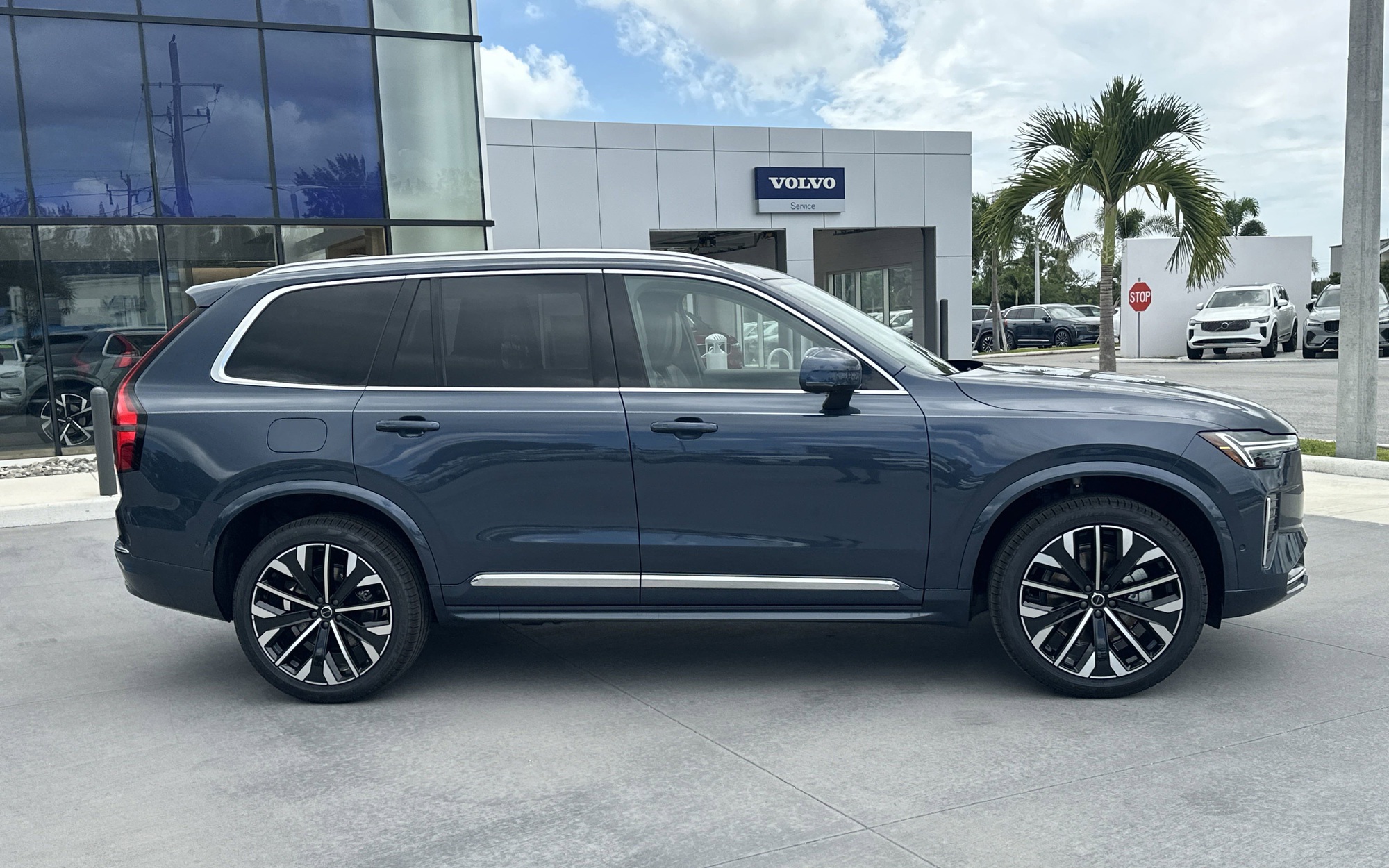 Nét thiết kế Bắc Âu quyền lực bên trong chiếc Volvo XC90 Ultra 2026