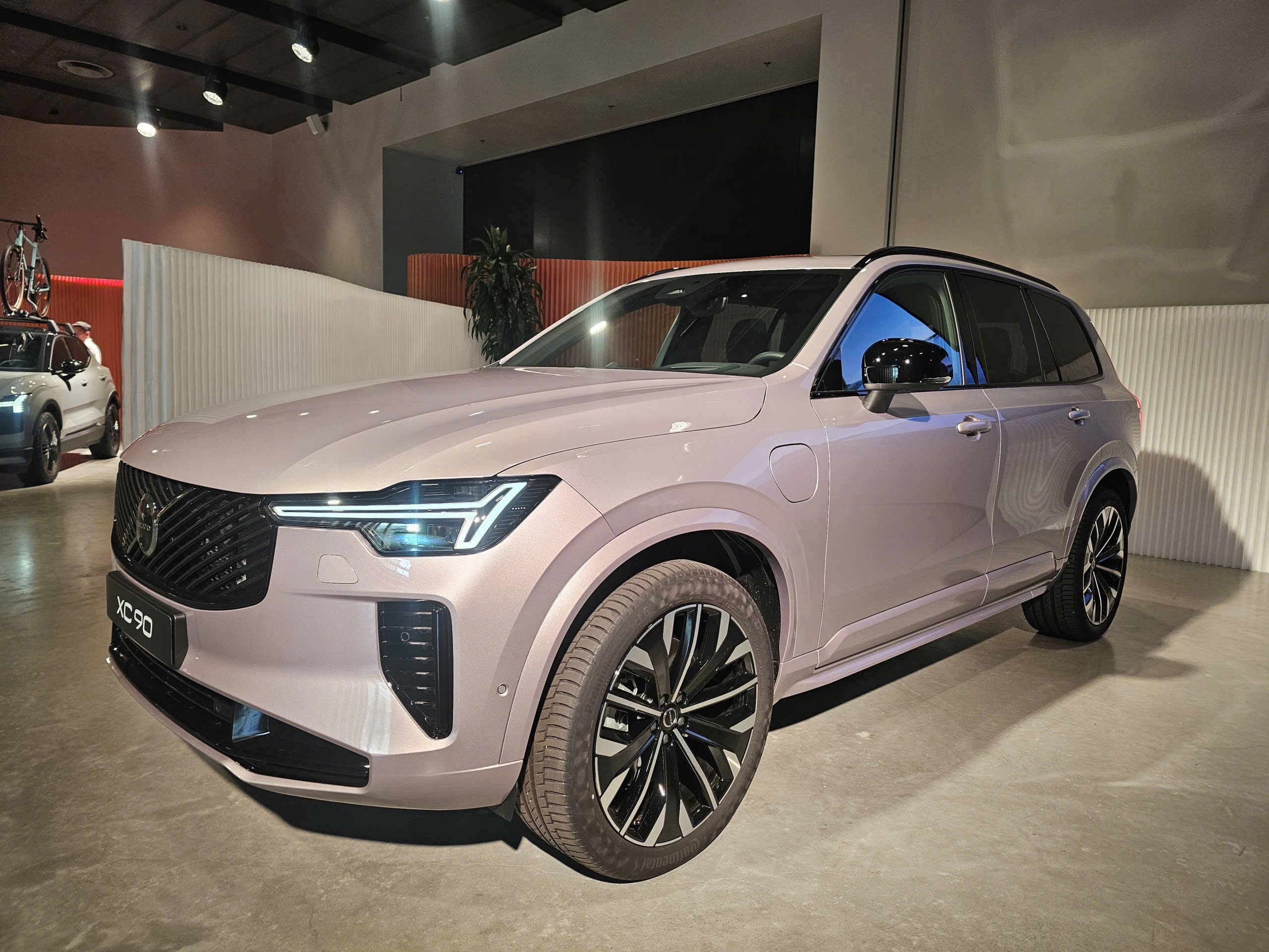 Âm thanh B&W của Volvo XC90 Ultra 2026 xe gia đình cao cấp