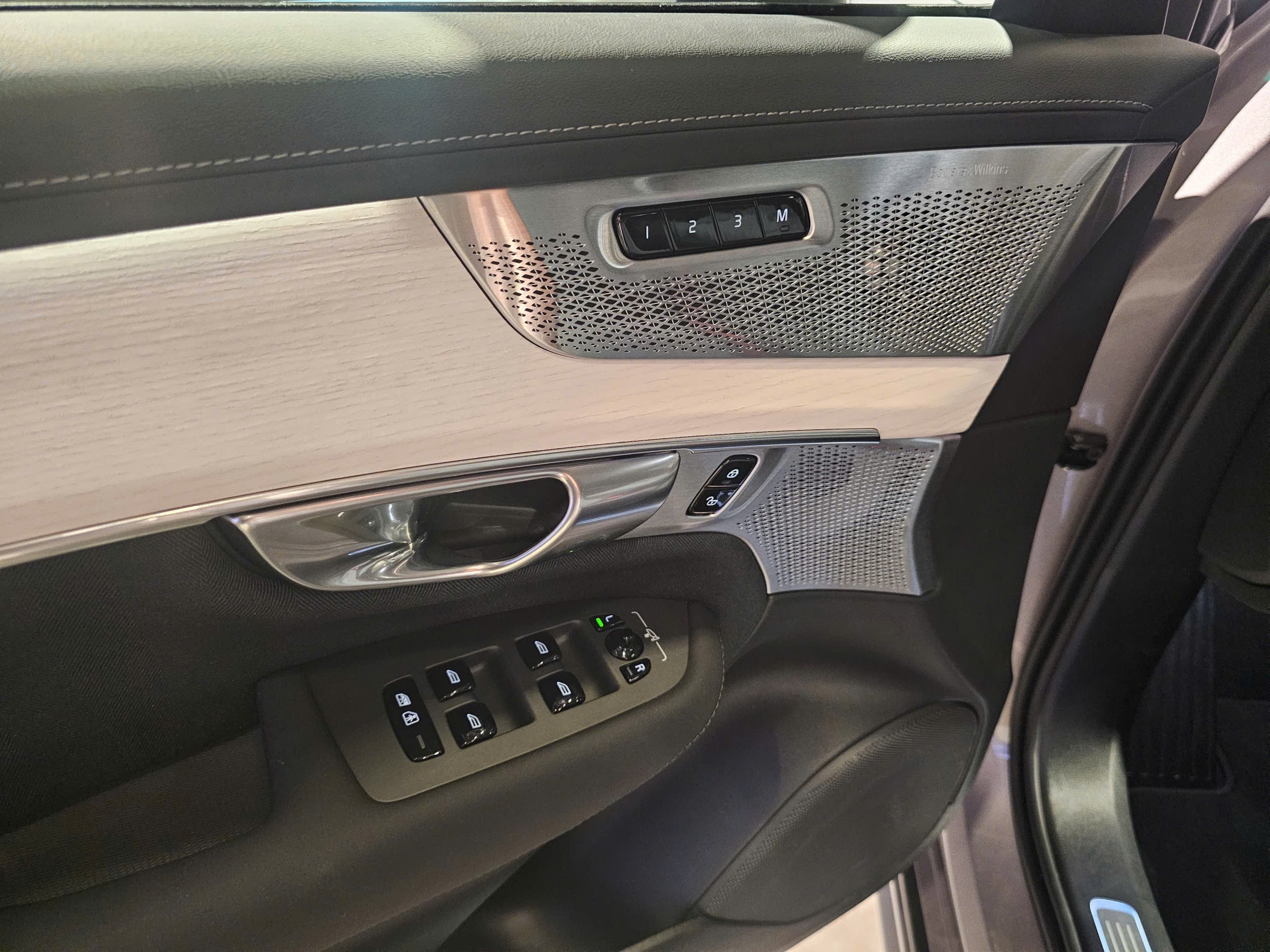 Độ hoàn thiện của Volvo XC90 Ultra 2026 xe gia đình cao cấp rất tinh xảo