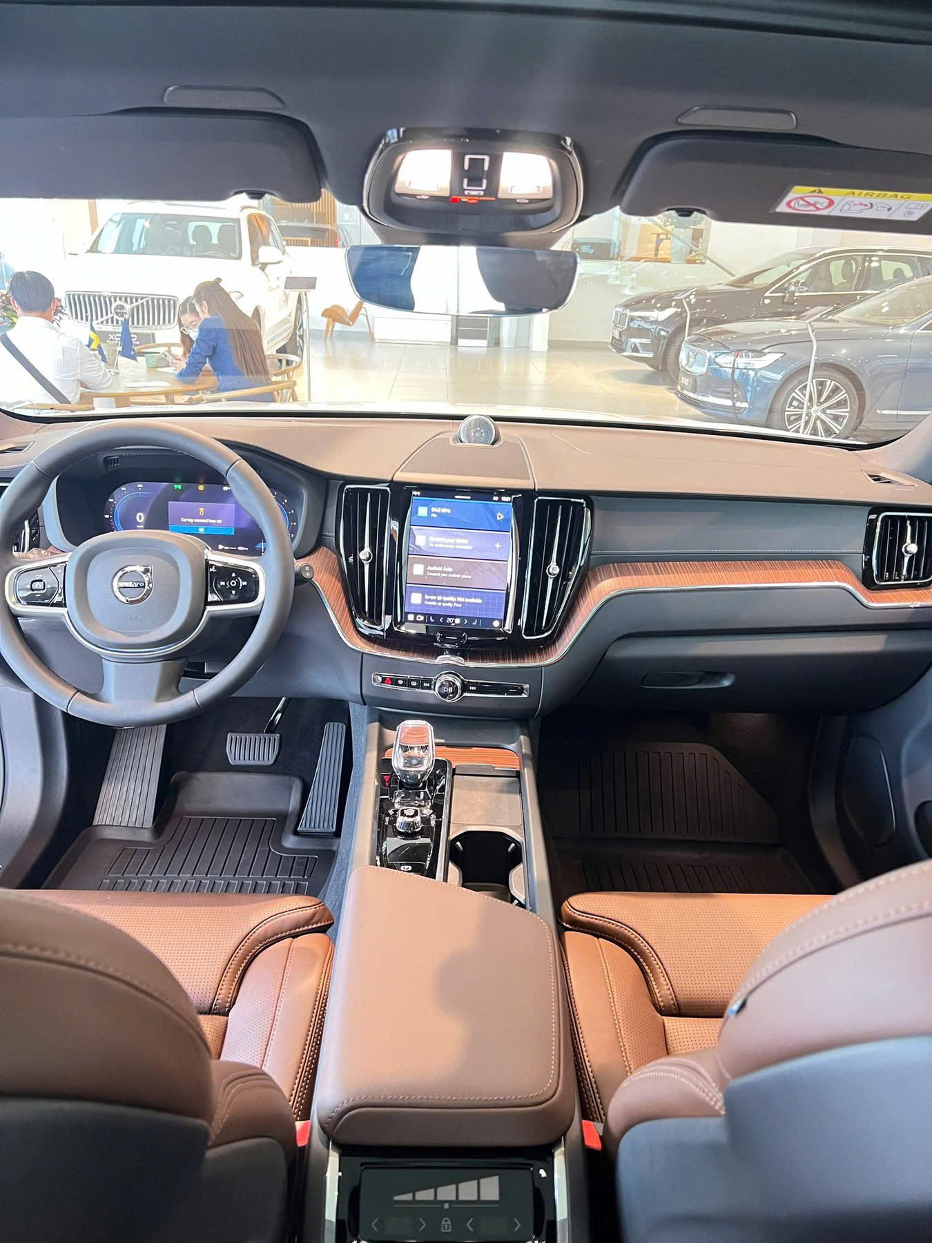 Nội thất và tiện nghi Volvo XC60 Ultra và Volvo XC60 Plug-in Hybrid Ultra