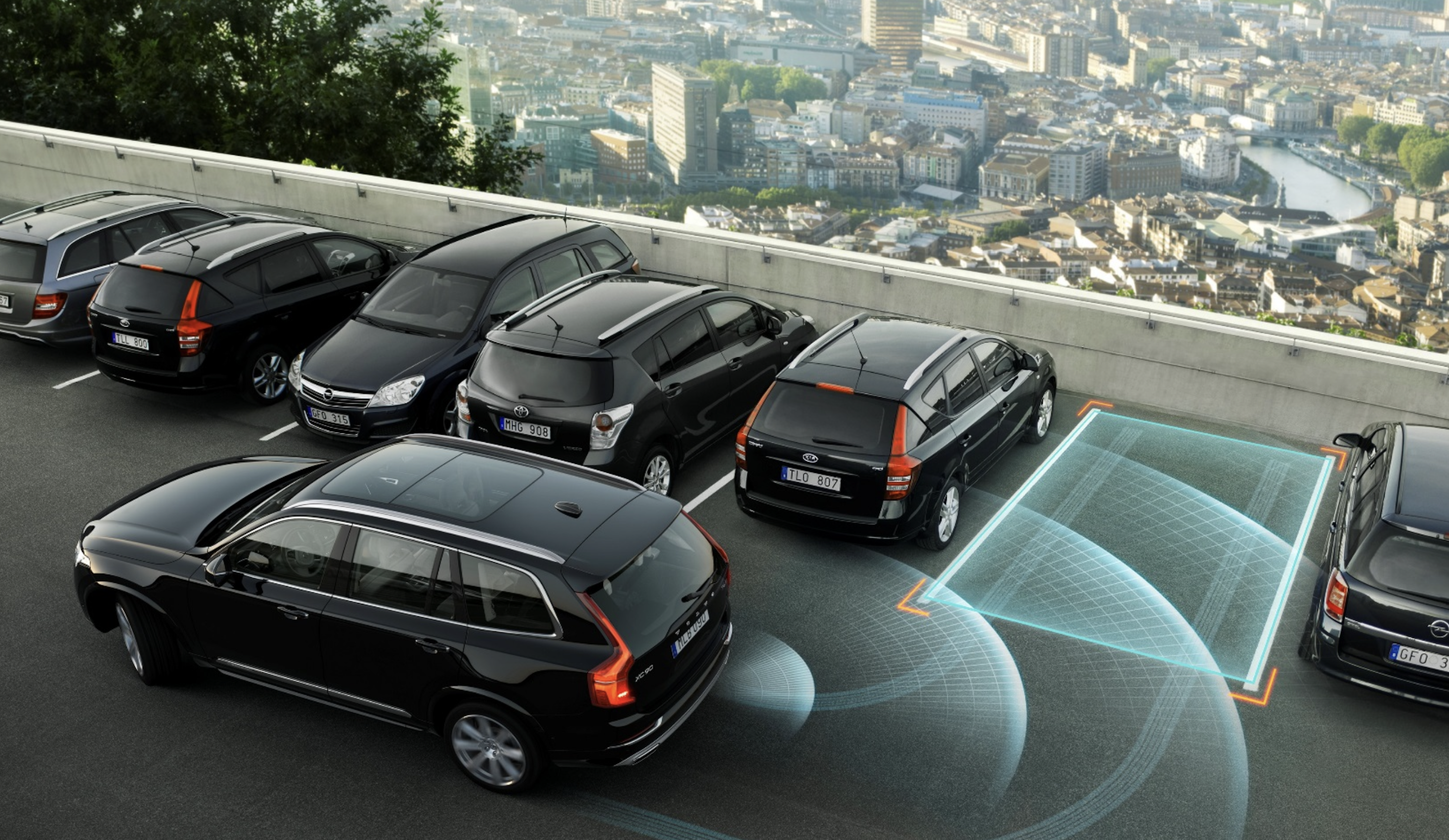 Công Nghệ An Toàn: Volvo Dẫn Đầu Tuyệt Đối