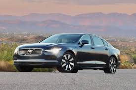 S90 Plug-in Hybrid Ultra: Công nghệ bảo vệ người lái và người đi bộ