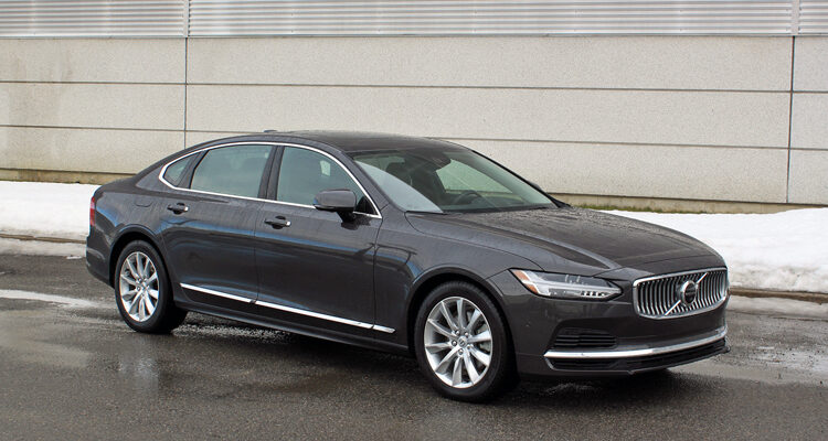 S90 Plug-in Hybrid Ultra hay Volvo S90 Ultra – Ai là người dùng phù hợp?