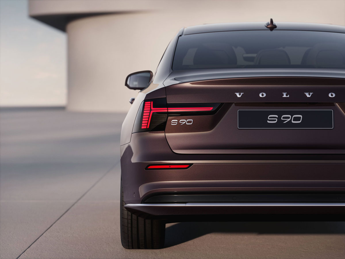 S90 Plug-in Hybrid Ultra: Những cải tiến đời mới nhất