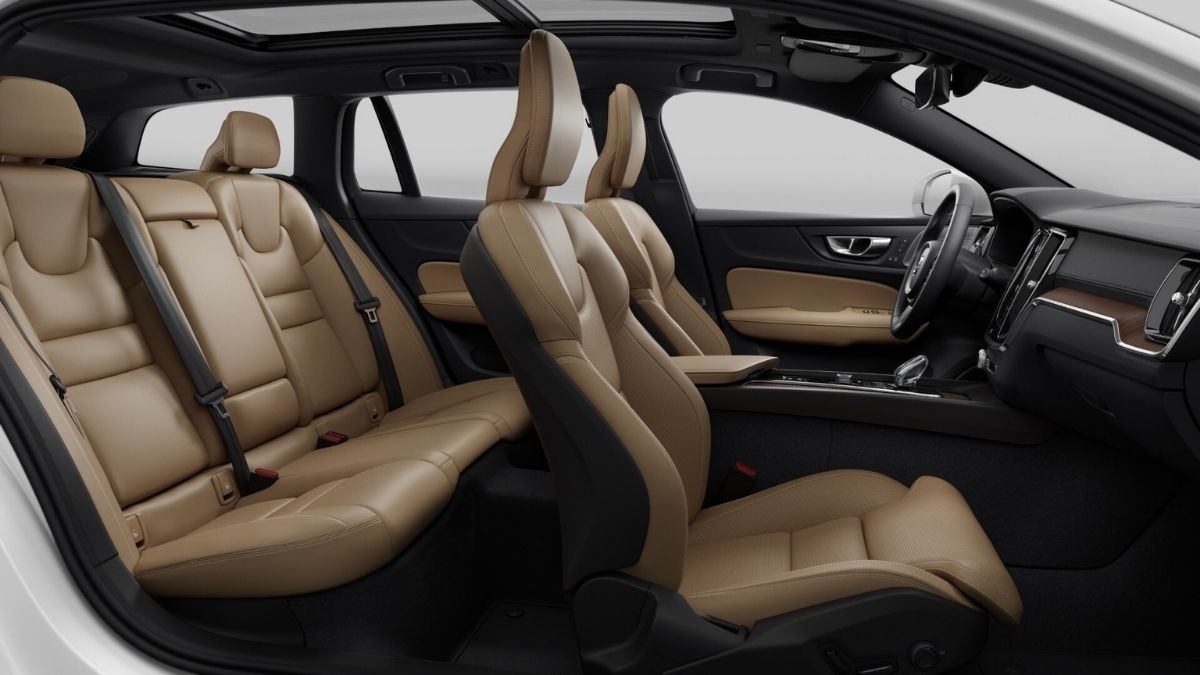 V60 Cross Country – Xế hộp với nội thất cực kỳ rộng rãi và linh hoạt