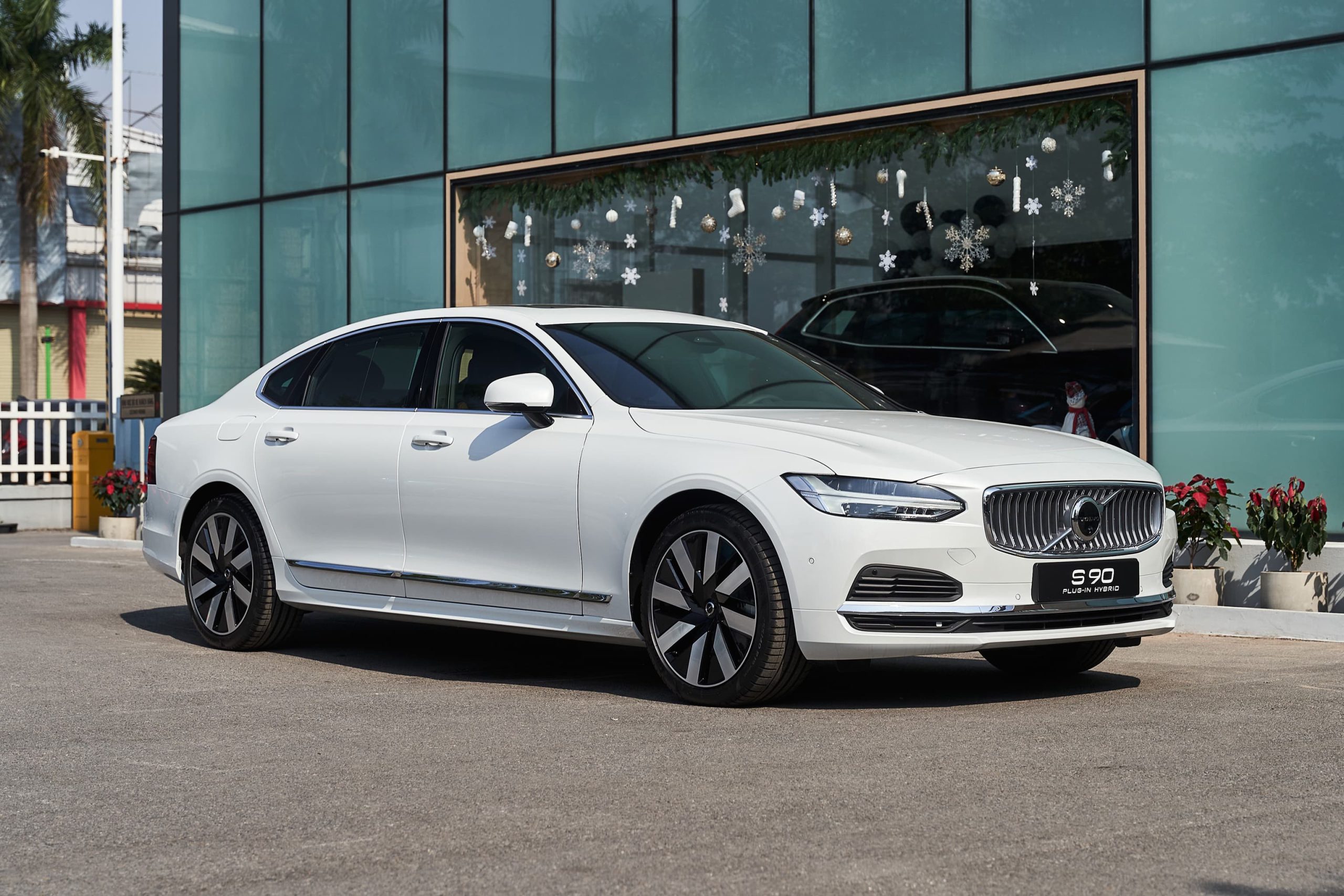 Volvo S90 Plug-in Hybrid Ultra – Sự lựa chọn hàng đầu nhà lãnh đạo
