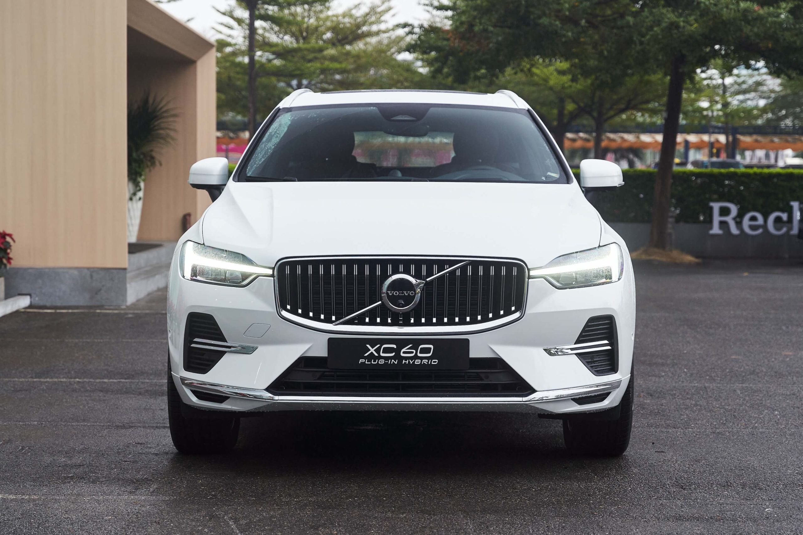 Volvo XC60 Plug-in Hybrid Ultra - Hướng dẫn bảo dưỡng định kỳ