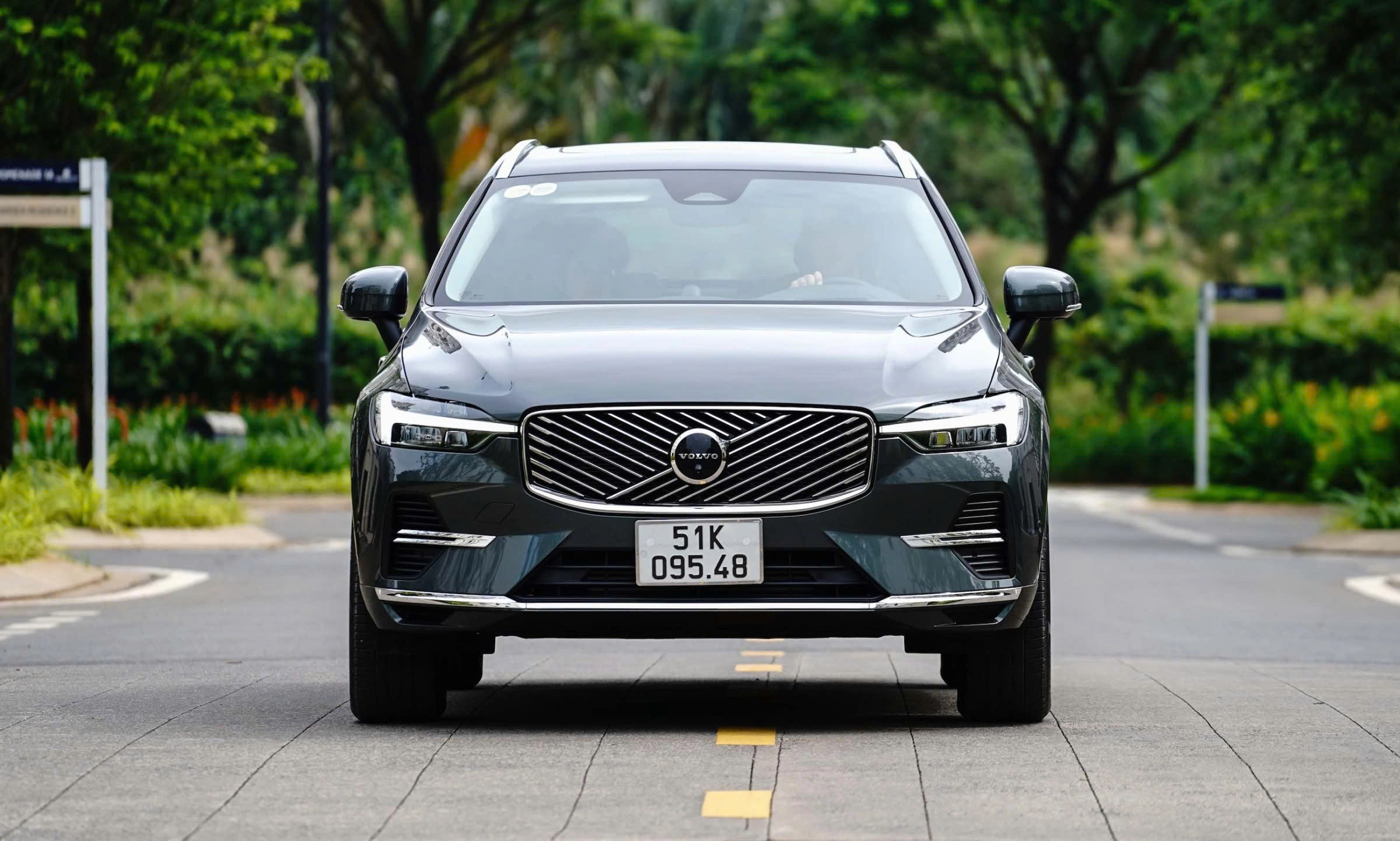Volvo XC60 Ultra bản hybrid có gì khác về trải nghiệm cabin so với bản xăng?