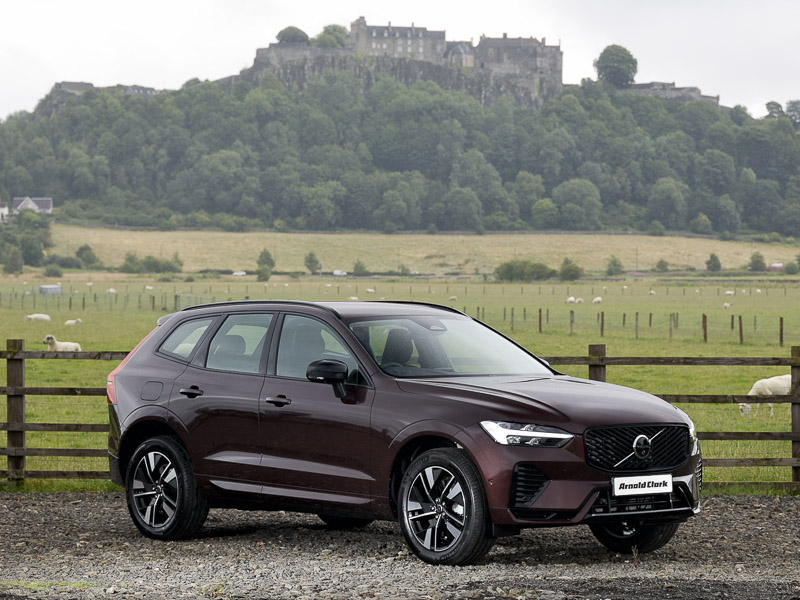 Volvo XC60 Ultra bản hybrid có gì khác về trải nghiệm cabin so với bản xăng?