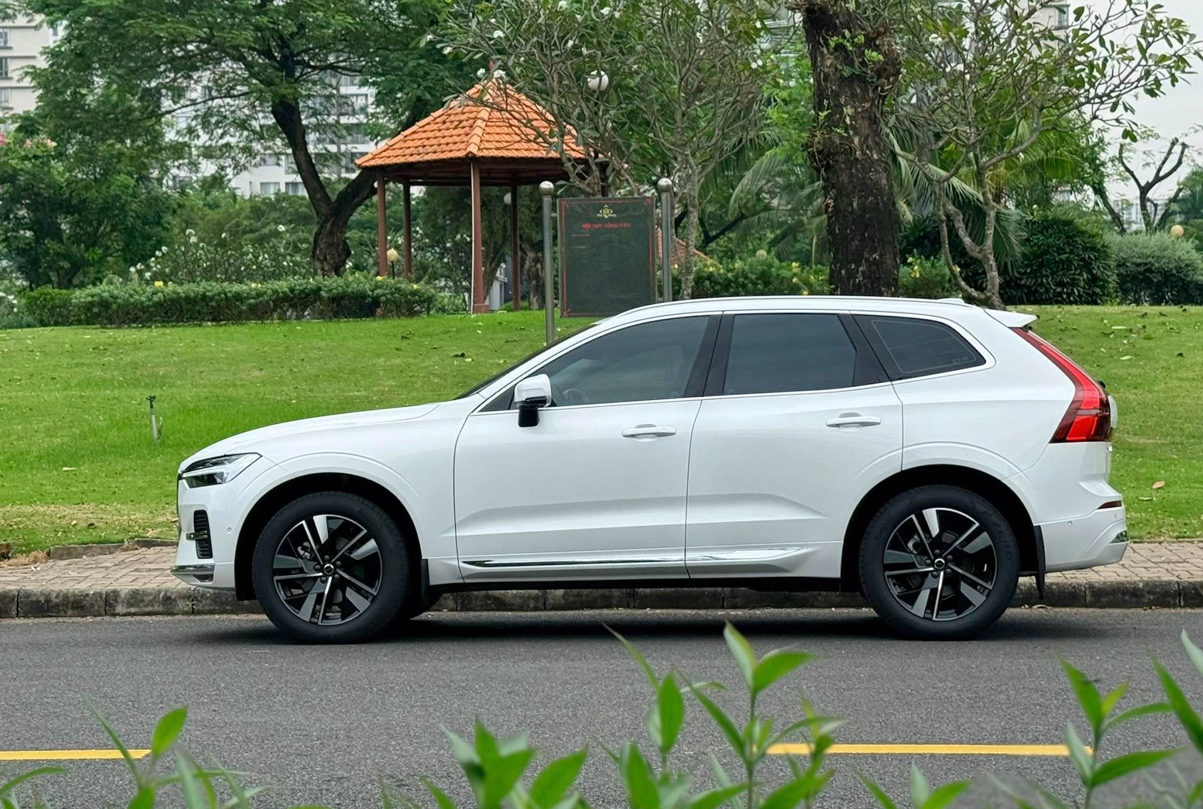 Giá xe Volvo XC60 2026 tại TP. Hồ Chí Minh là bao nhiêu?