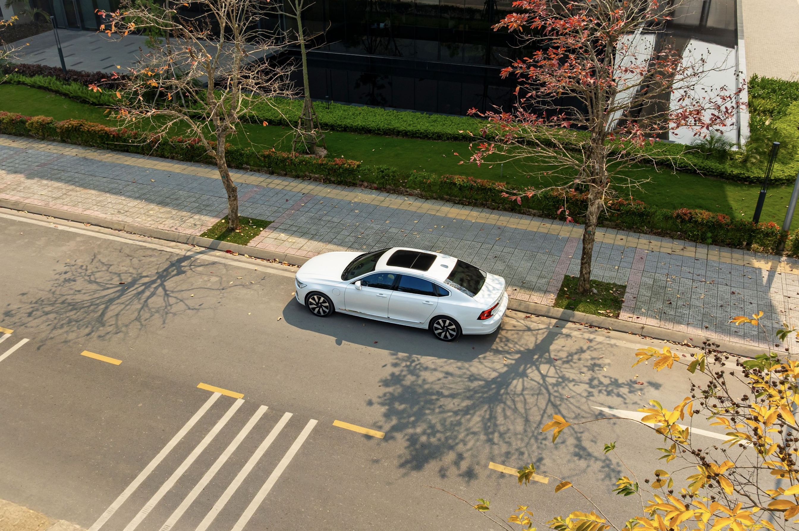 Volvo S90 với các đối thủ cùng phân khúc