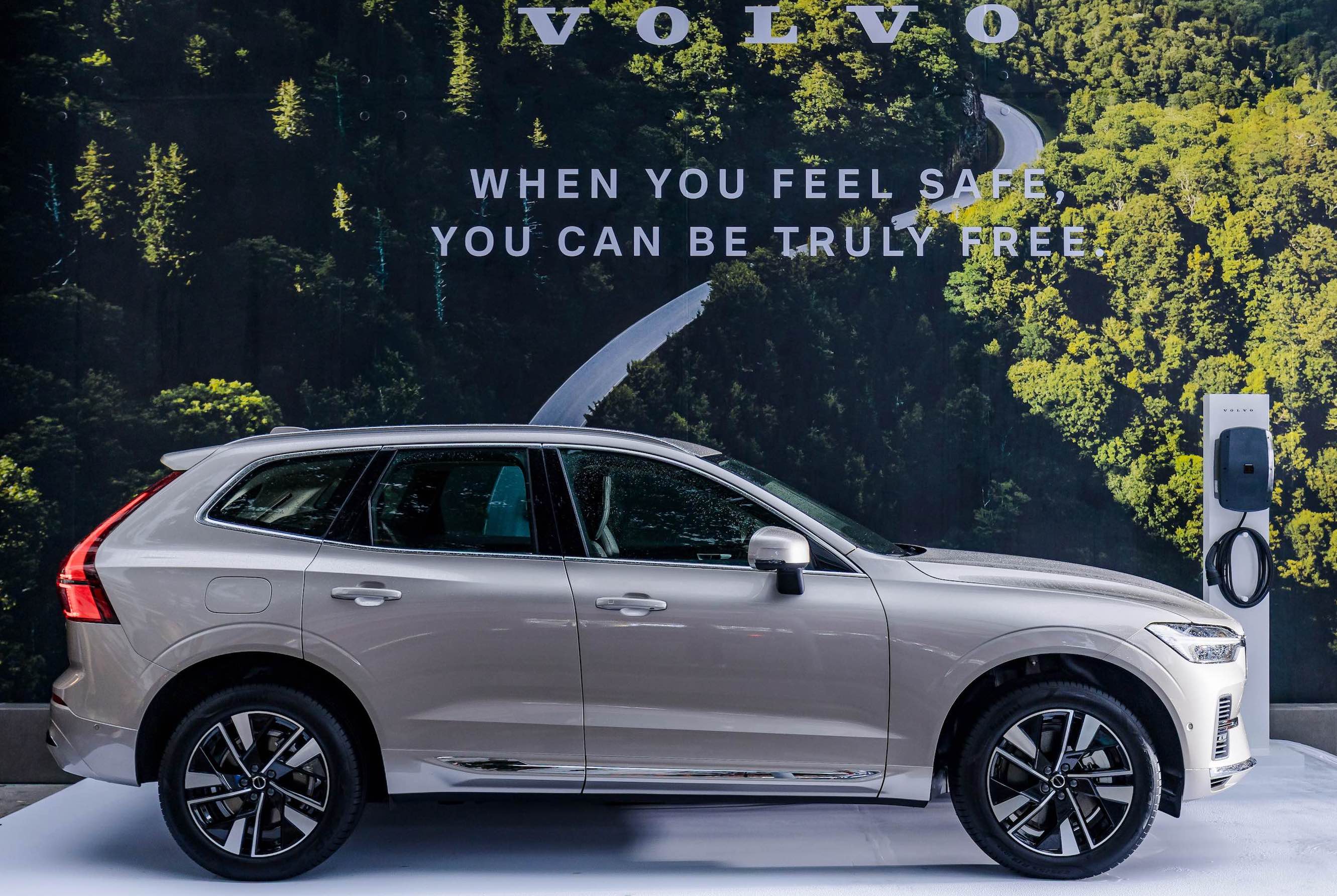 Ngoại thất Volvo XC60 mềm mại hơn – sang trọng hơn