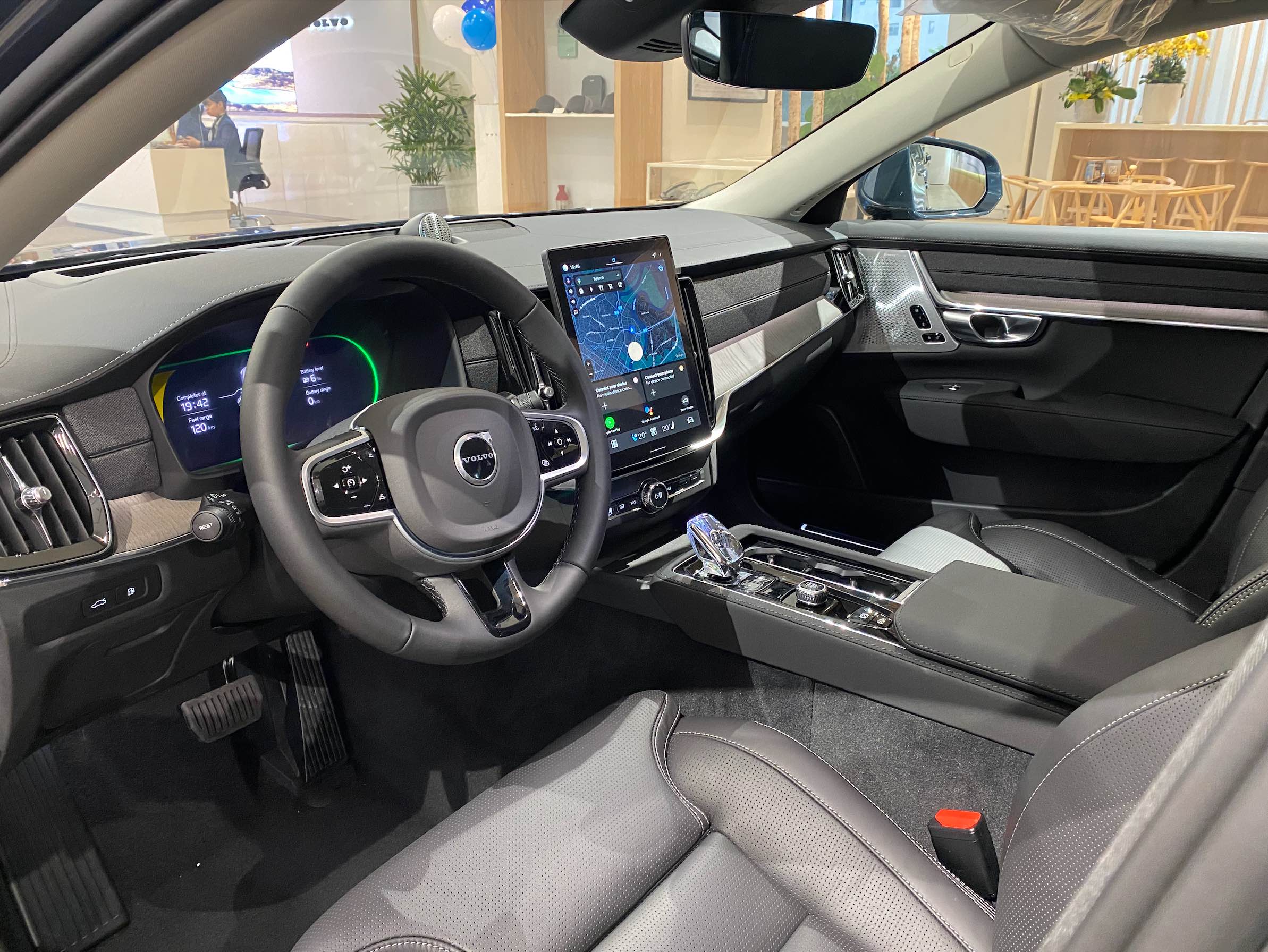 Nội thất Volvo S90 Plug-in Hybrid 2026 cao cấp bậc nhất phân khúc