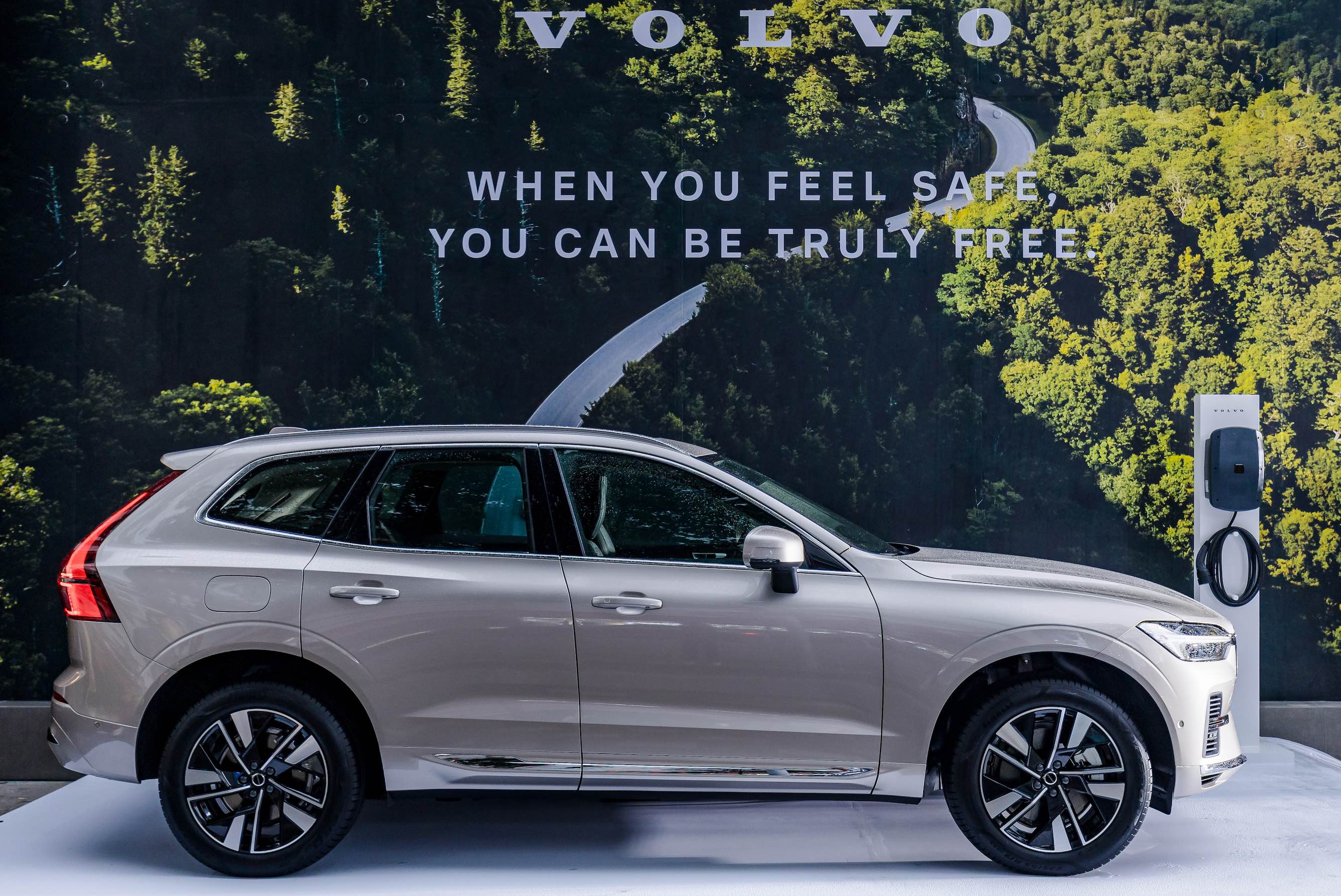 Volvo Việt Nam Chính Thức Công Bố Giá Xe Volvo XC60 2026 Mới