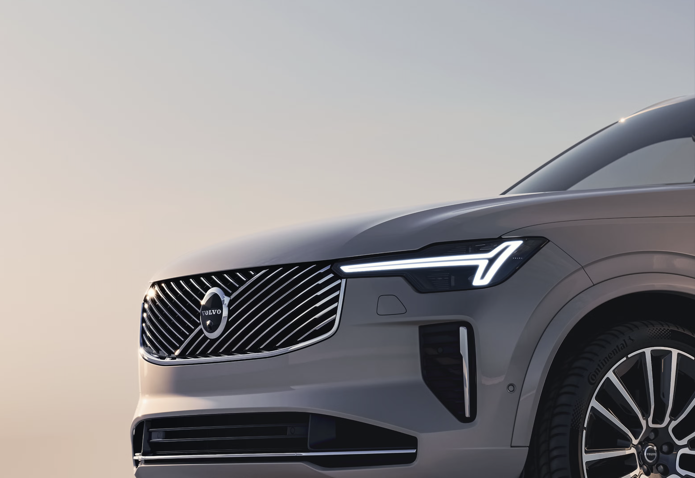 Lưới tản nhiệt Volvo XC90 Mới 2026