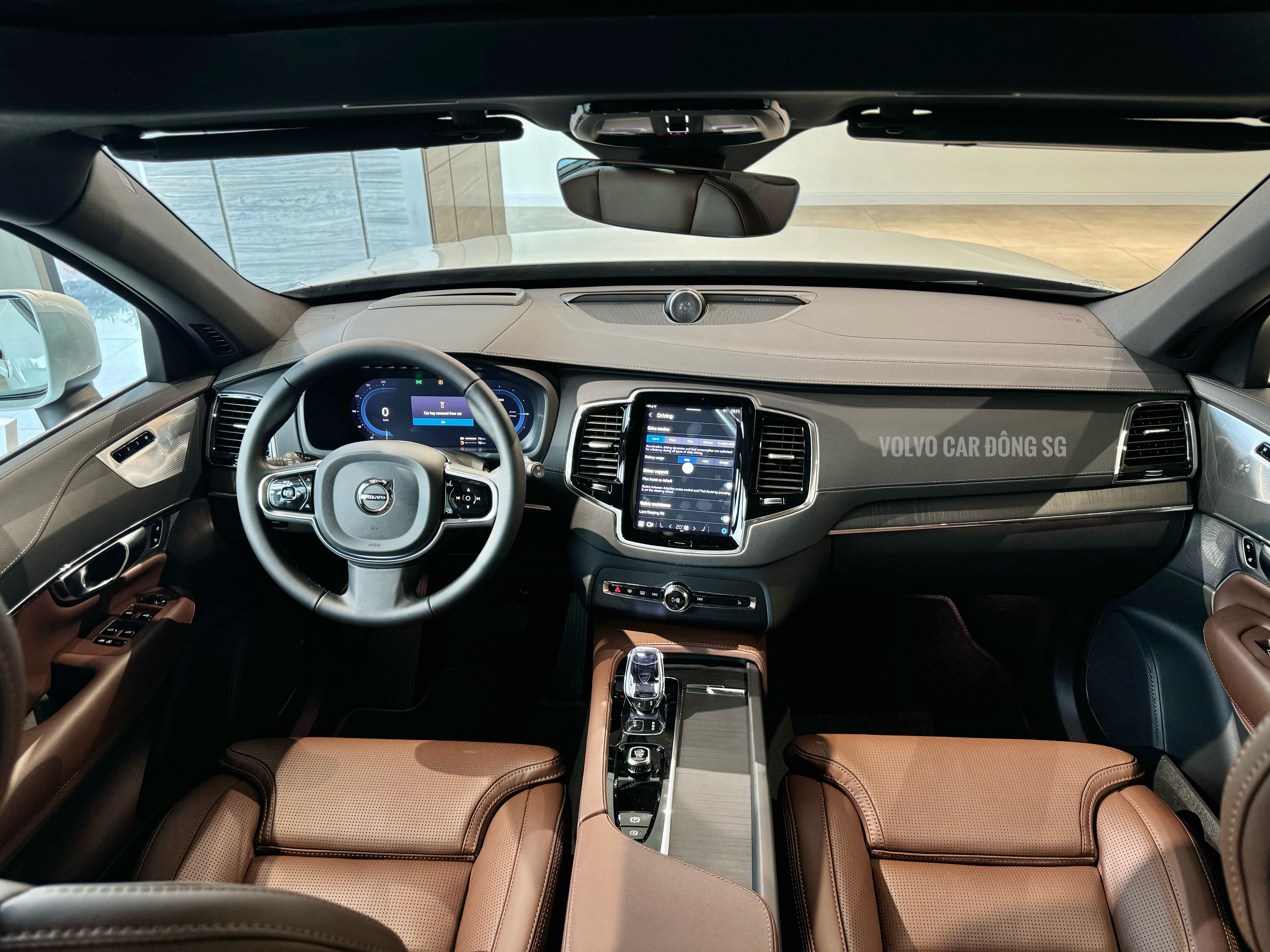 Volvo XC90 Plug-in Hybrid – SUV hạng sang giá bao nhiêu