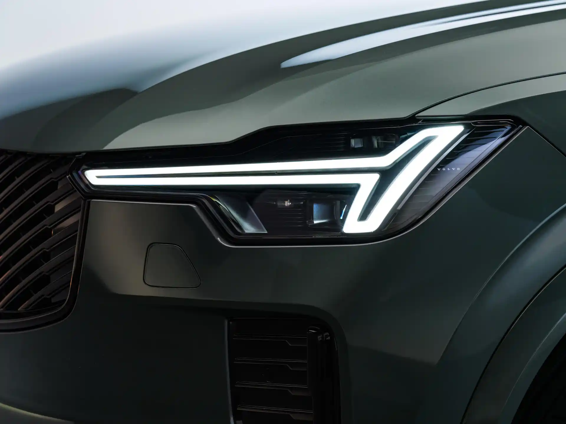 Hệ thống chiếu sáng xc90 t8 2026